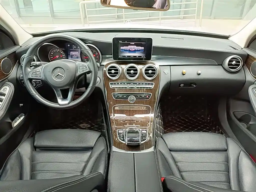 Mercedes-Benz C-Class 2017 — фото 10