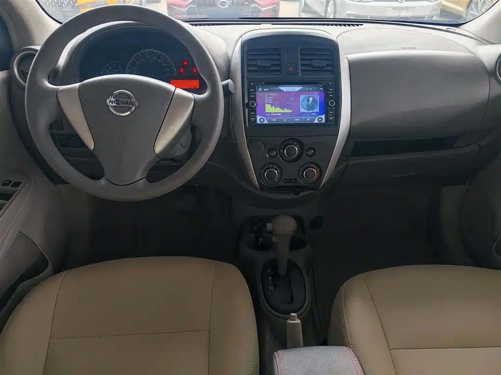 Nissan Sunny 2015 — фото 13