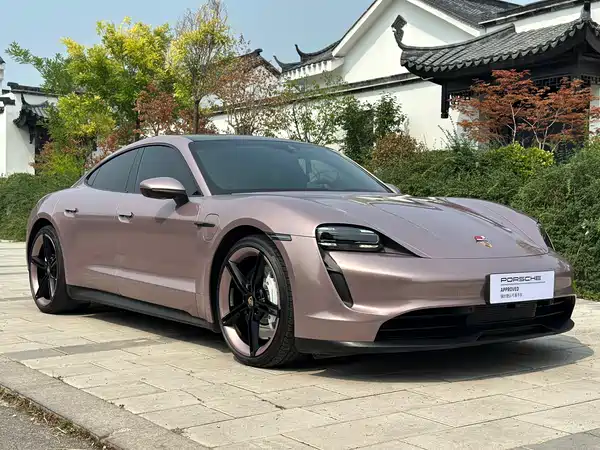 Porsche Taycan 2023