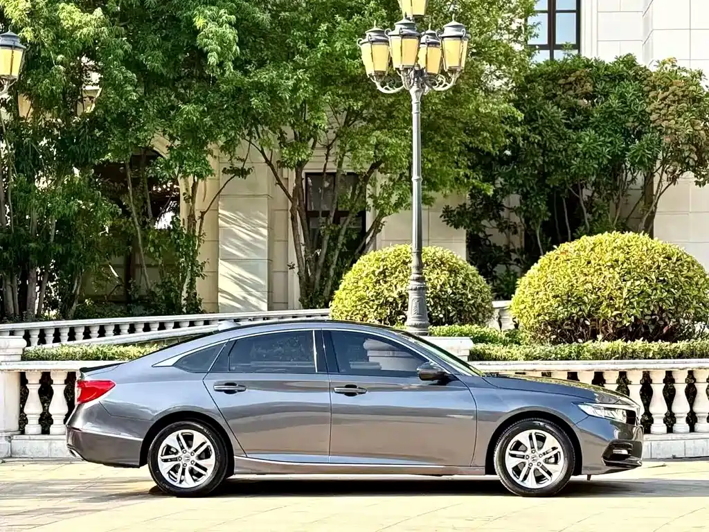 Honda Accord 2021 — фото 8