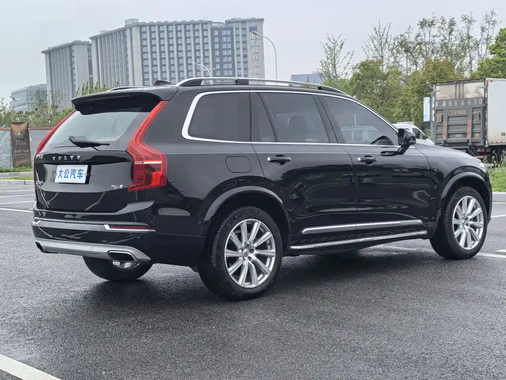 Volvo XC90 2017 — фото 16
