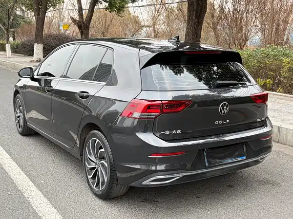 Volkswagen Golf 2021
