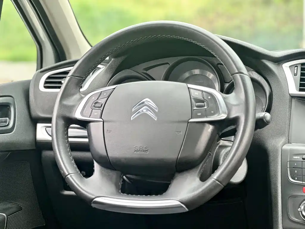 Citroen C4L 2015 — фото 32