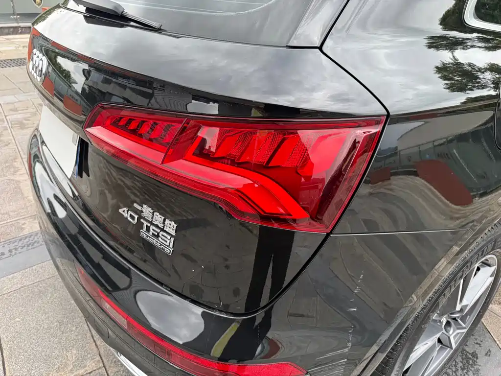 Audi Q5L 2020 — фото 39