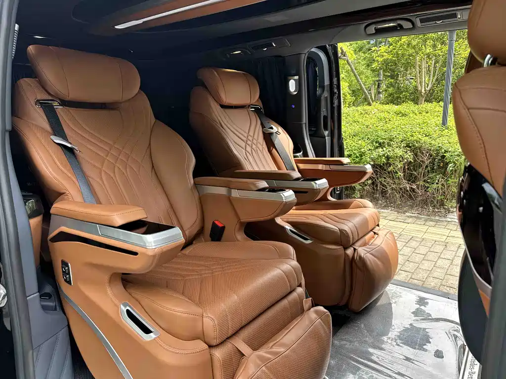 Mercedes-Benz Vito 2023 — фото 13