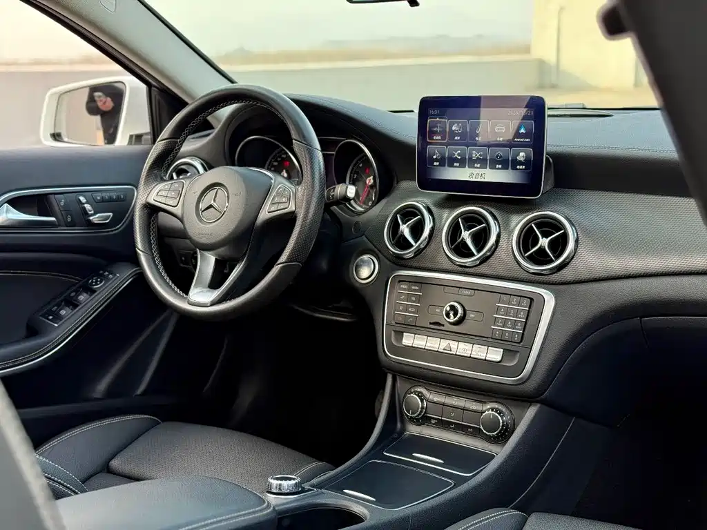 Mercedes-Benz GLA 2018 — фото 28