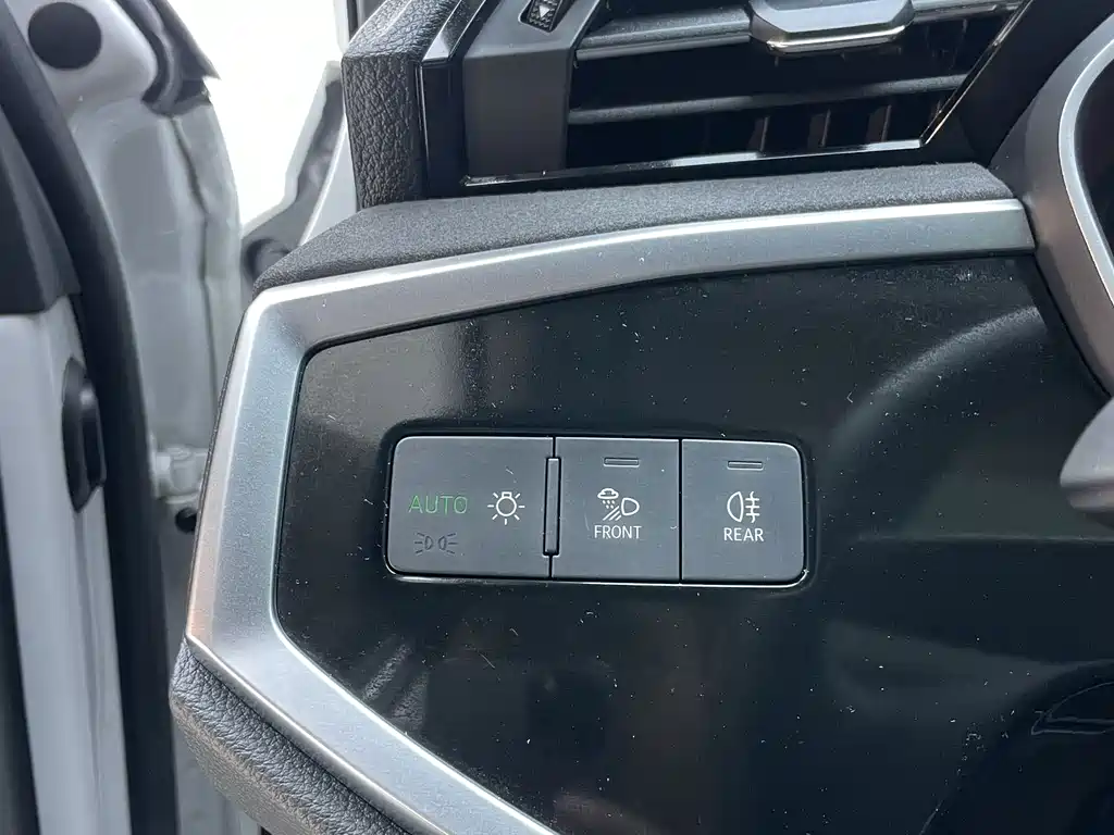 Audi Q3 2023 — фото 25