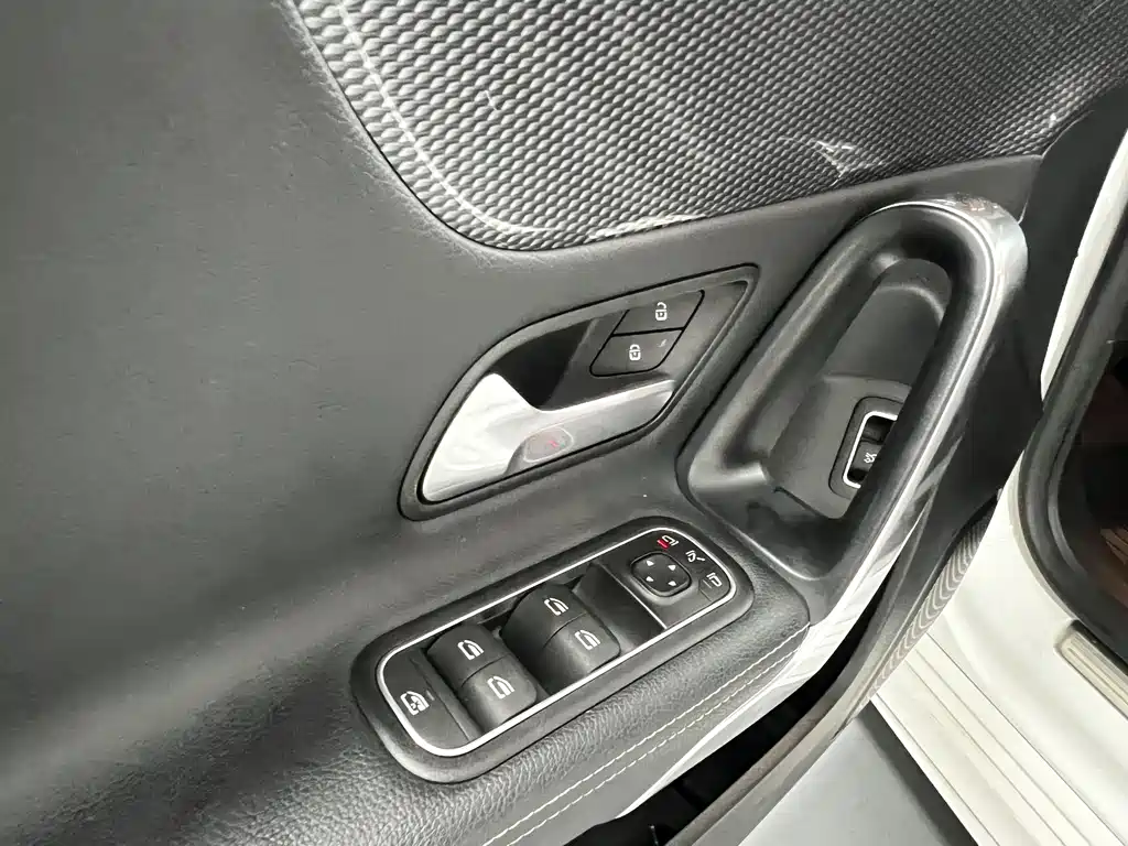 Mercedes-Benz A-Class 2021 — фото 9