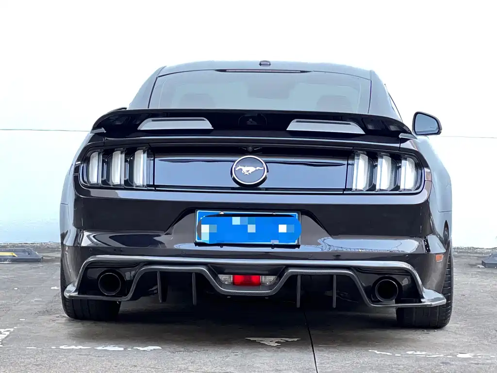 Ford Mustang 2017 — фото 12