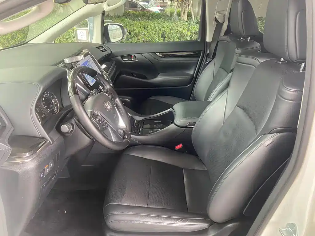 Toyota Vellfire 2022 — фото 17