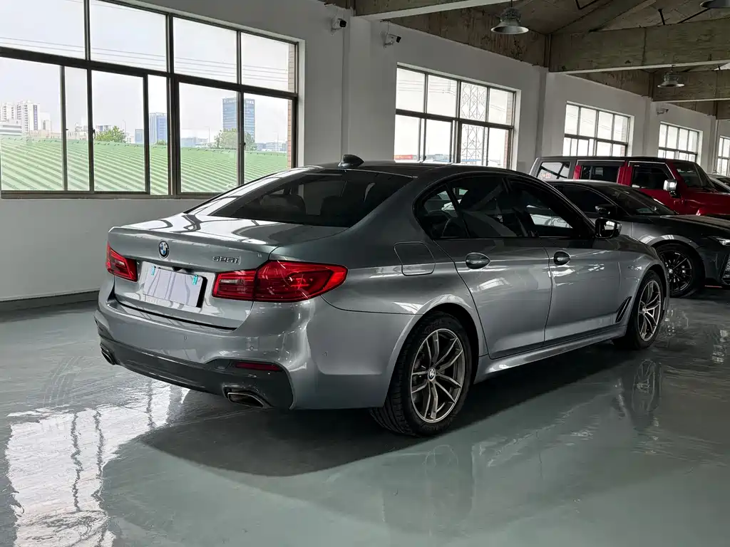 BMW 5 Series 2019 — фото 4