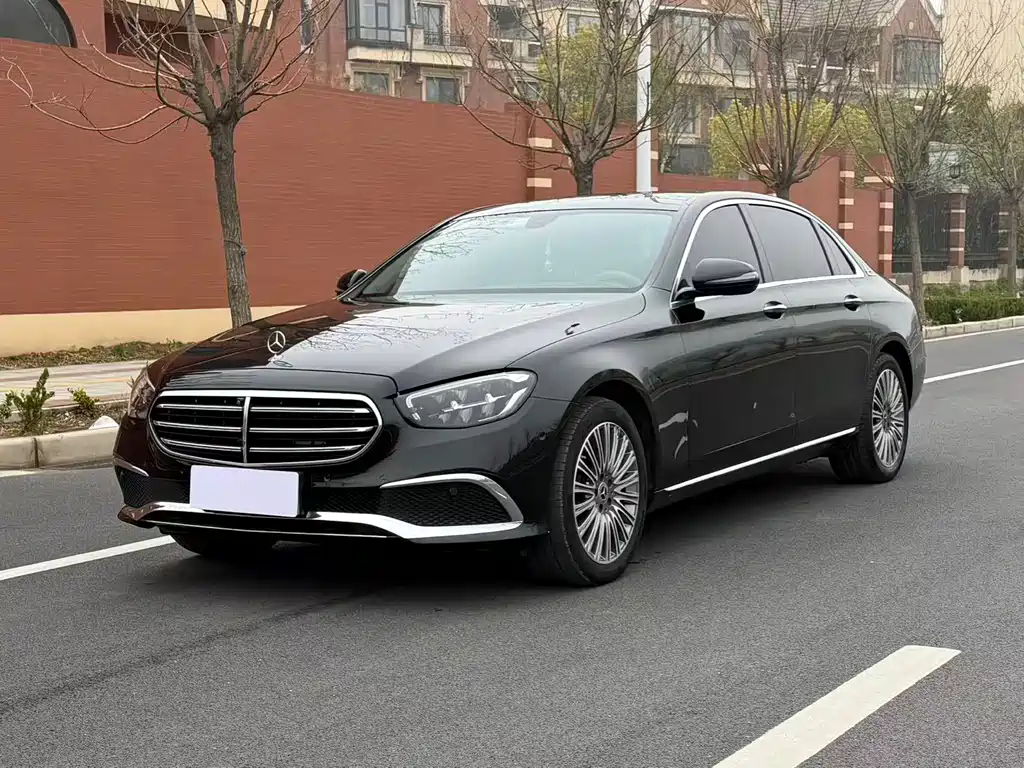 Mercedes-Benz E-Class 2023 — фото 1