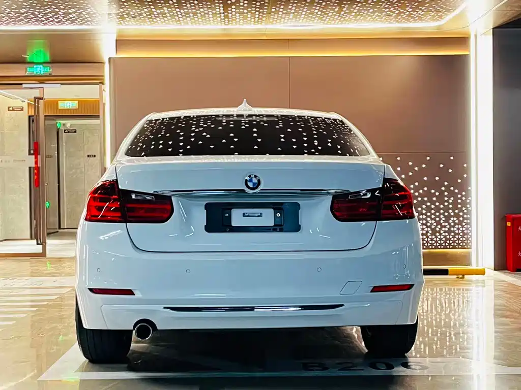 BMW 3 Series 2015 — фото 27