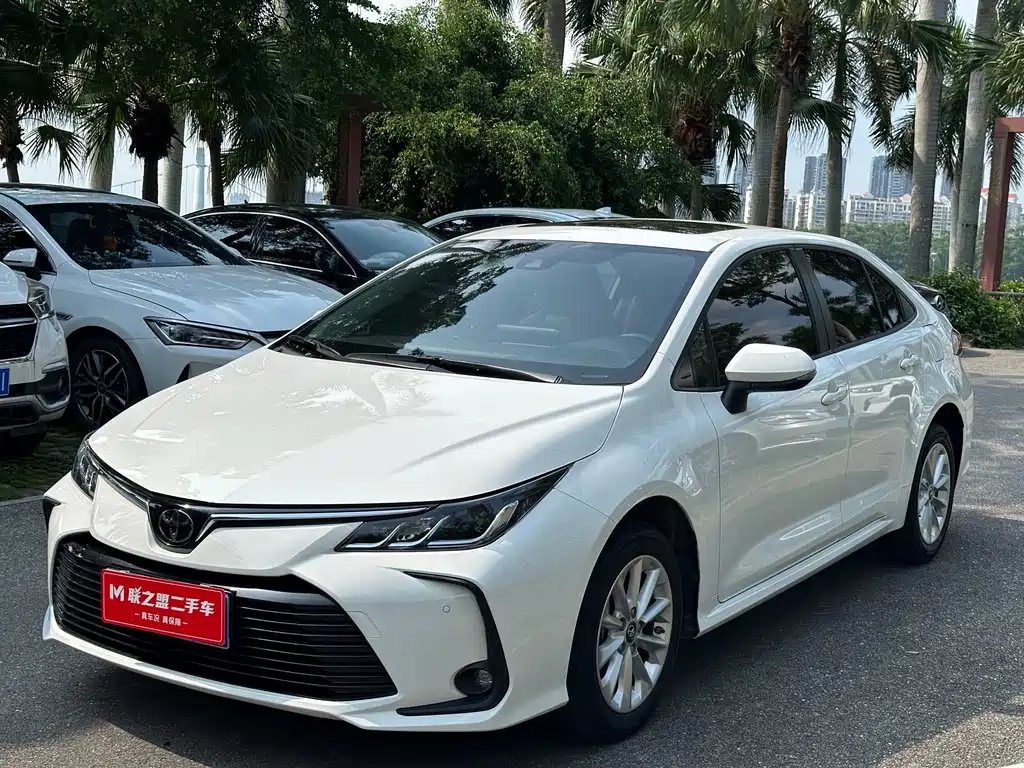 Toyota Corolla 2022 — фото 1