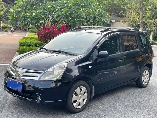 Nissan Livina 2010