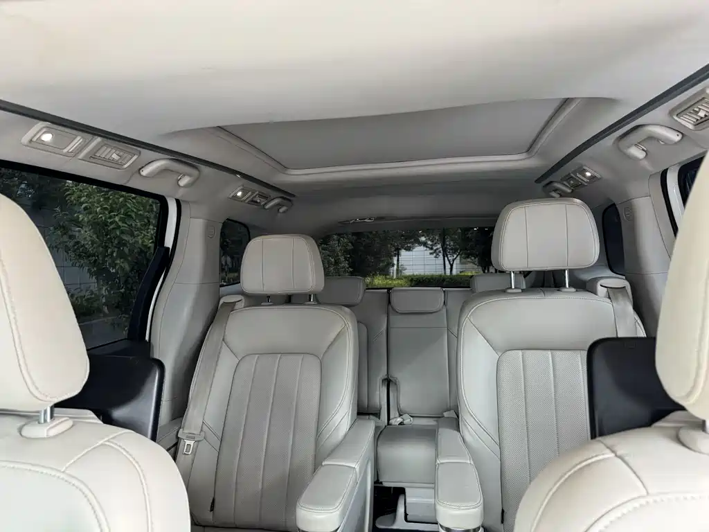 GAC Motor Trumpchi M8 2018 — фото 16