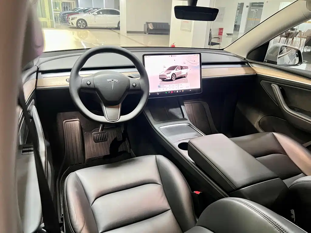 Tesla Model Y 2022 — фото 7