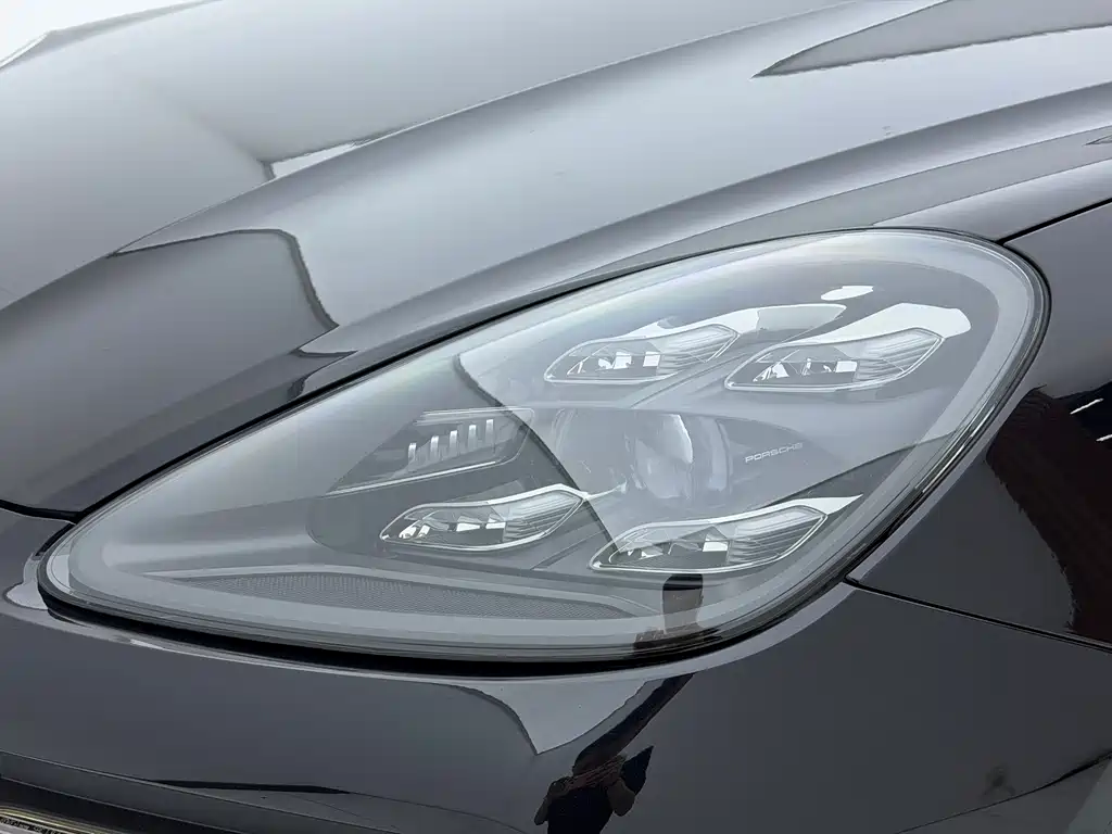 Porsche Cayenne 2019 — фото 27