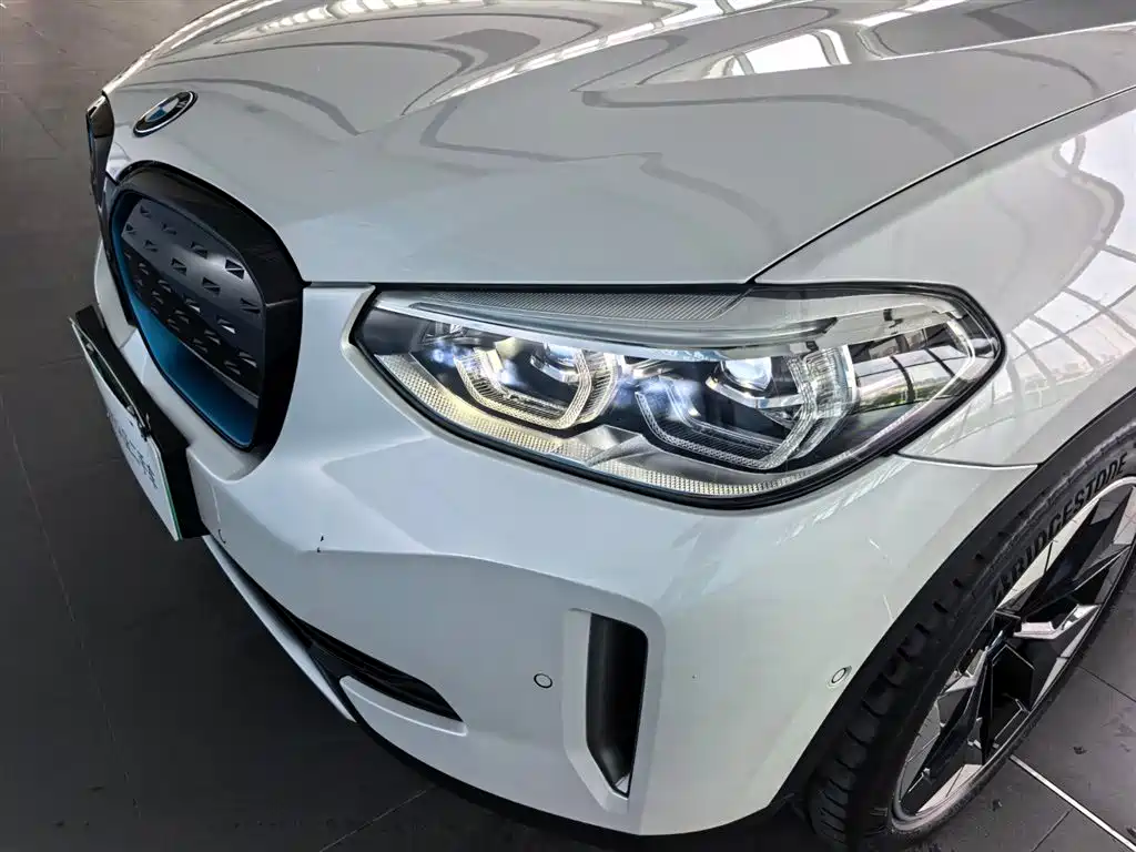BMW iX3 2021 — фото 34