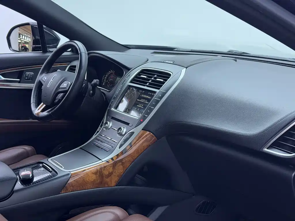 Lincoln MKX 2018 — фото 13