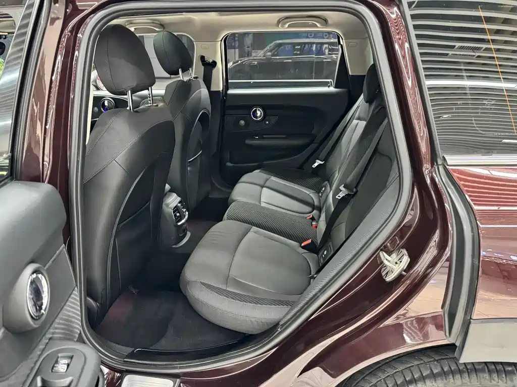 MINI Clubman 2017 — фото 11