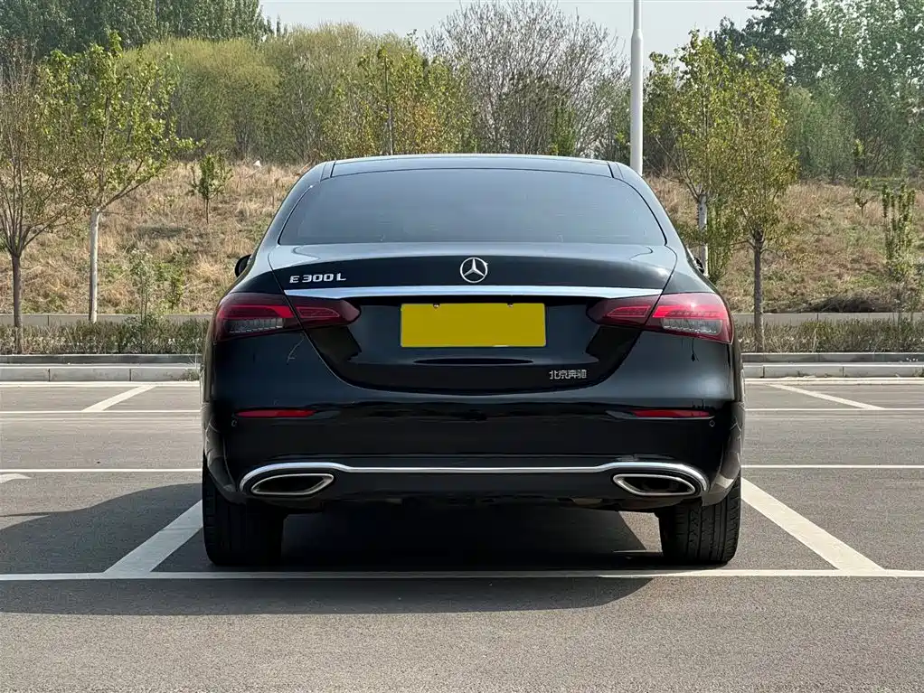 Mercedes-Benz E-Class 2022 — фото 4