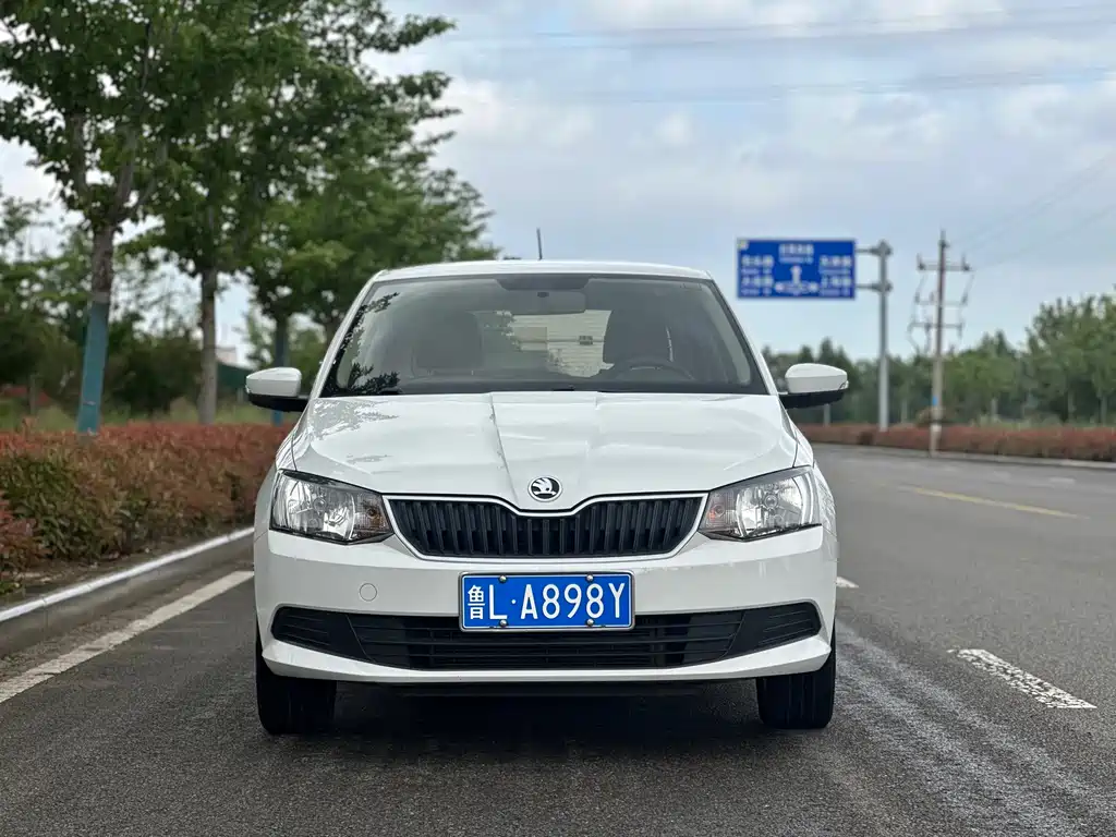 Skoda Fabia 2019 — фото 2