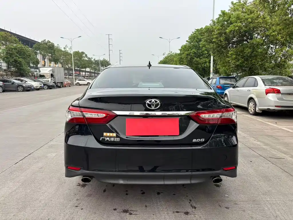 Toyota Camry 2023 — фото 8