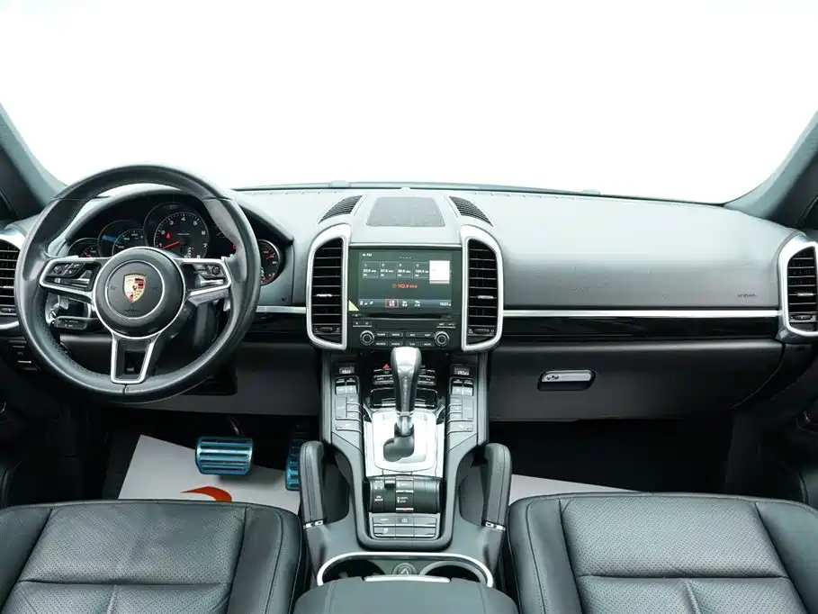 Porsche Cayenne 2017 — фото 7