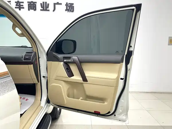 Toyota Prado 2016