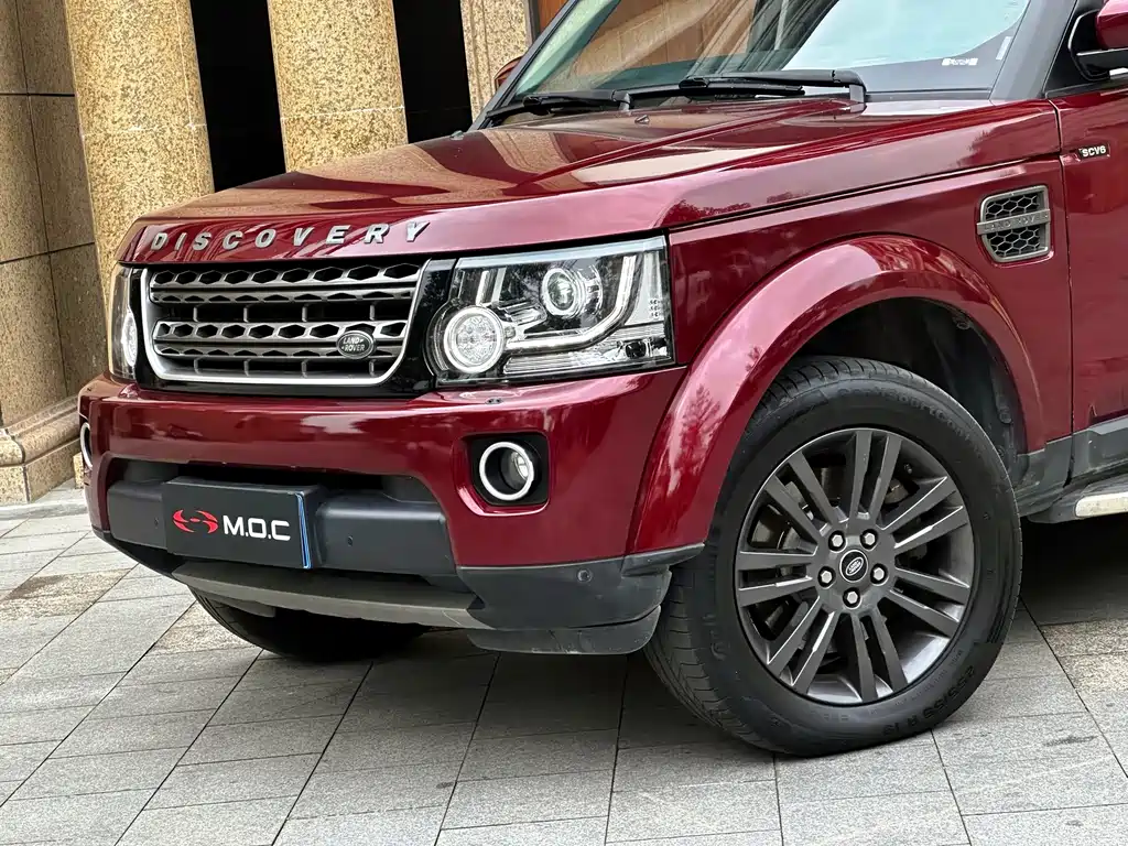 Land Rover Discovery 2017 — фото 24