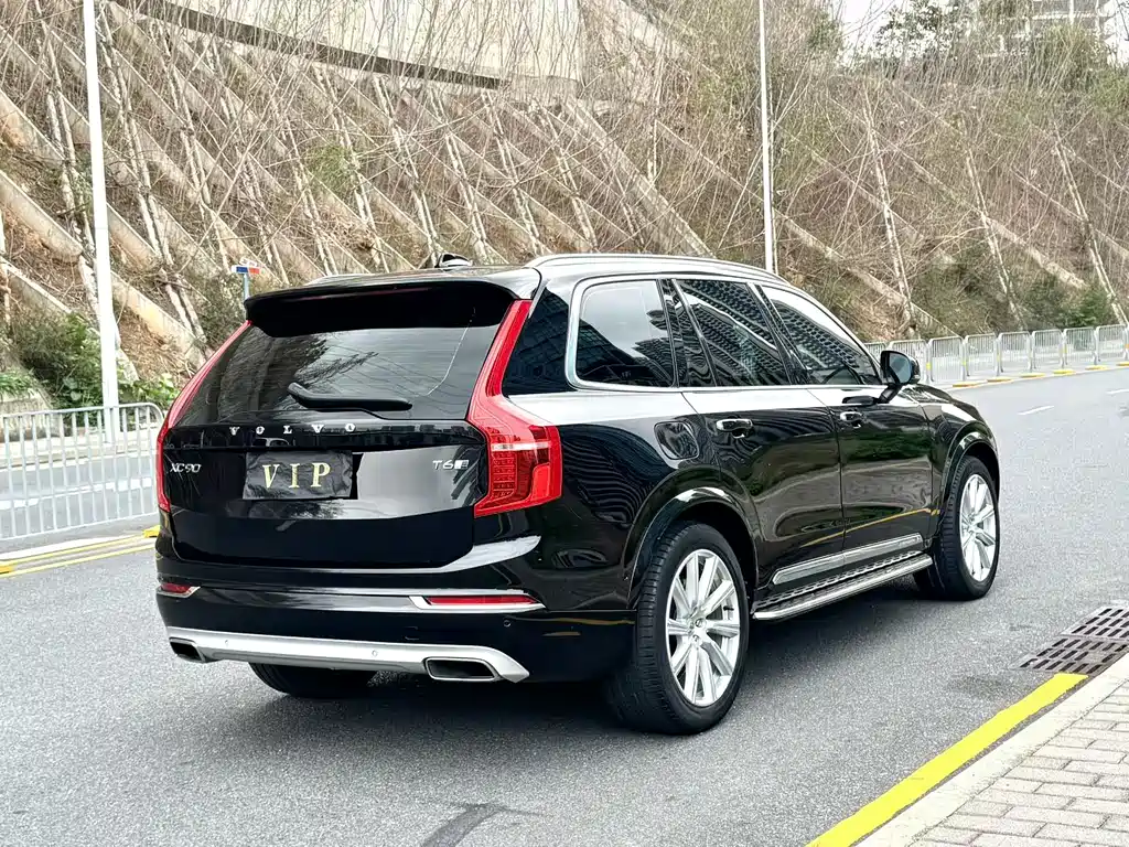 Volvo XC90 2019 — фото 7