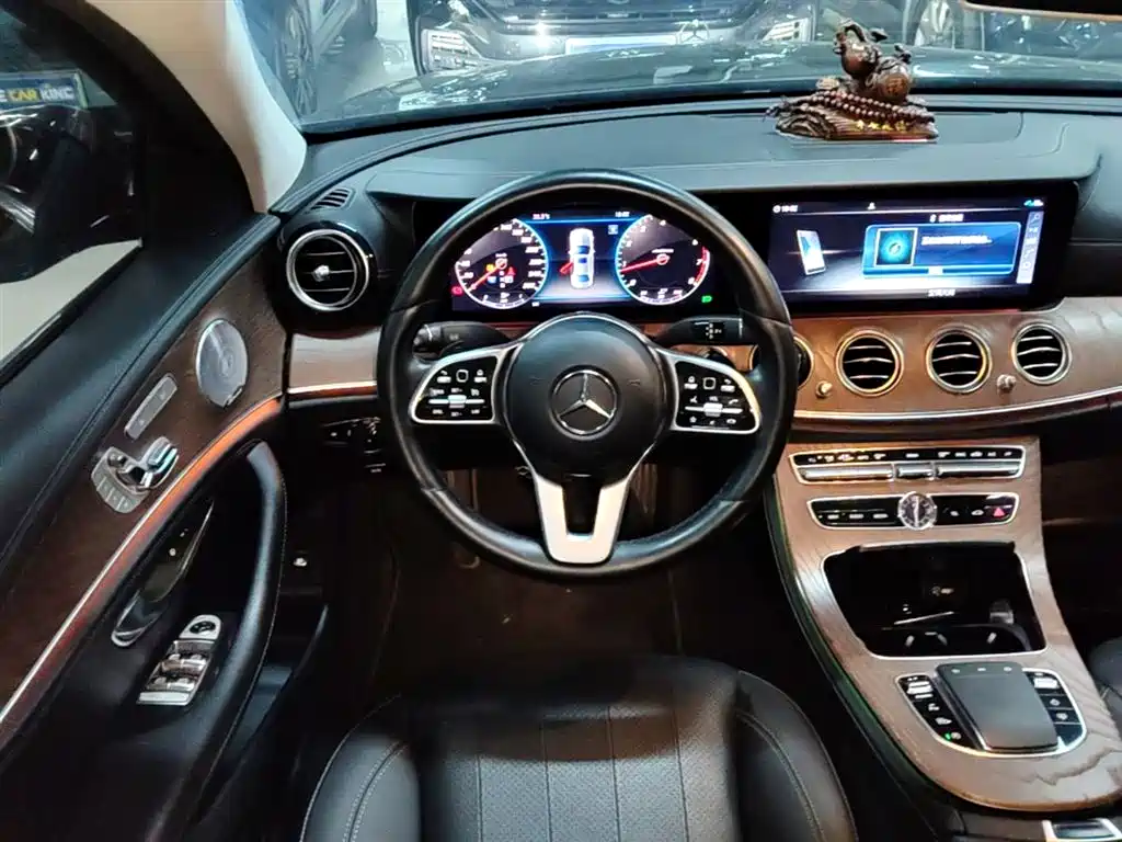 Mercedes-Benz E-Class 2019 — фото 11