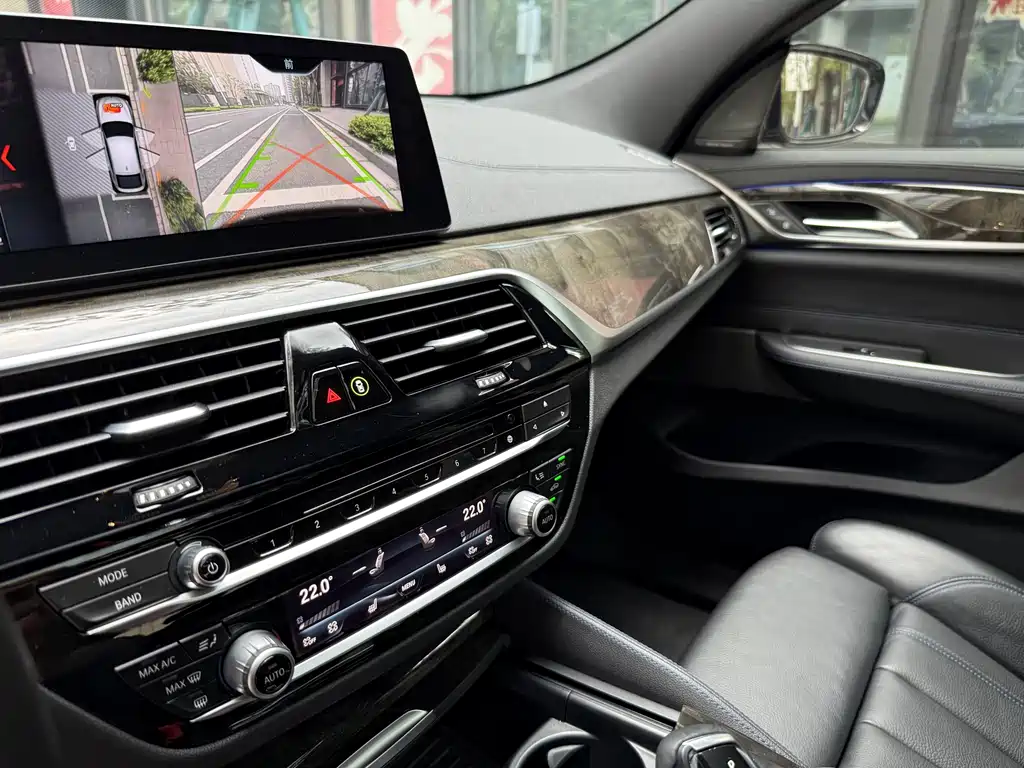 BMW 6 Series GT 2018 — фото 25