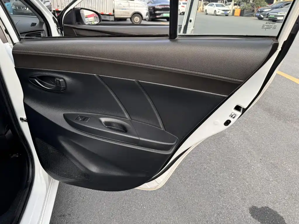 Toyota Vios 2016 — фото 21