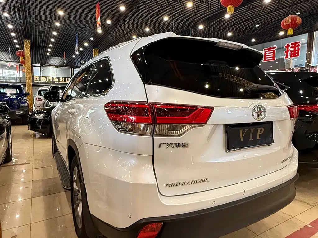 Toyota Highlander 2020 — фото 9