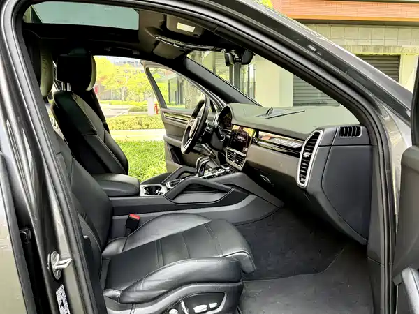 Porsche Cayenne New Energy 2021