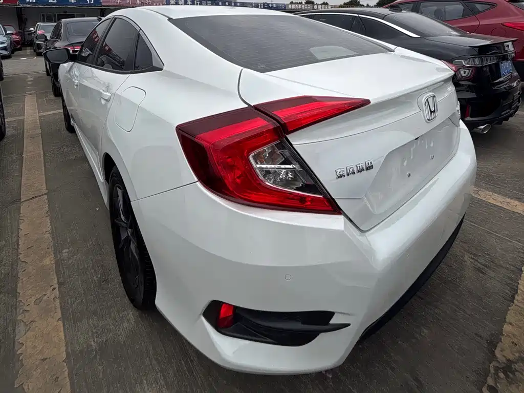 Honda Civic 2020 — фото 17