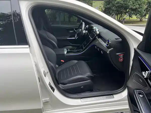 Mercedes-Benz C-Class 2024