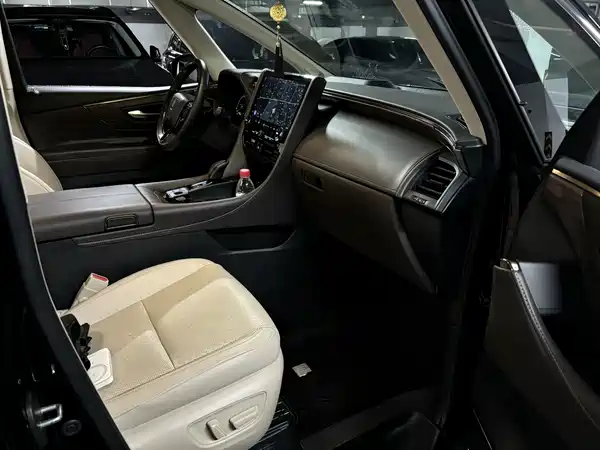 Toyota Vellfire 2024