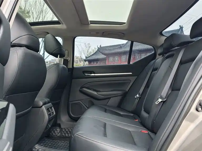 Nissan Teana 2023 — фото 18