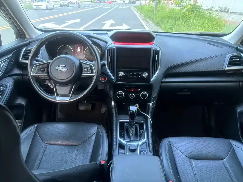 Subaru Forester 2020 — фото 10