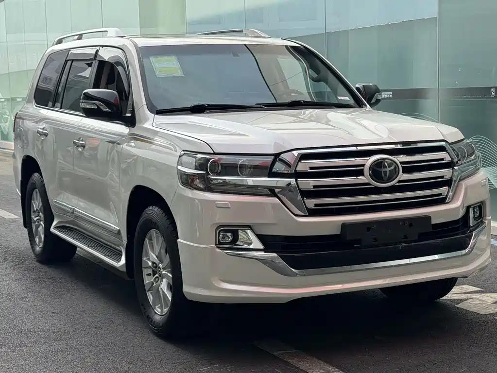 Toyota Land Cruiser 2018 — фото 1