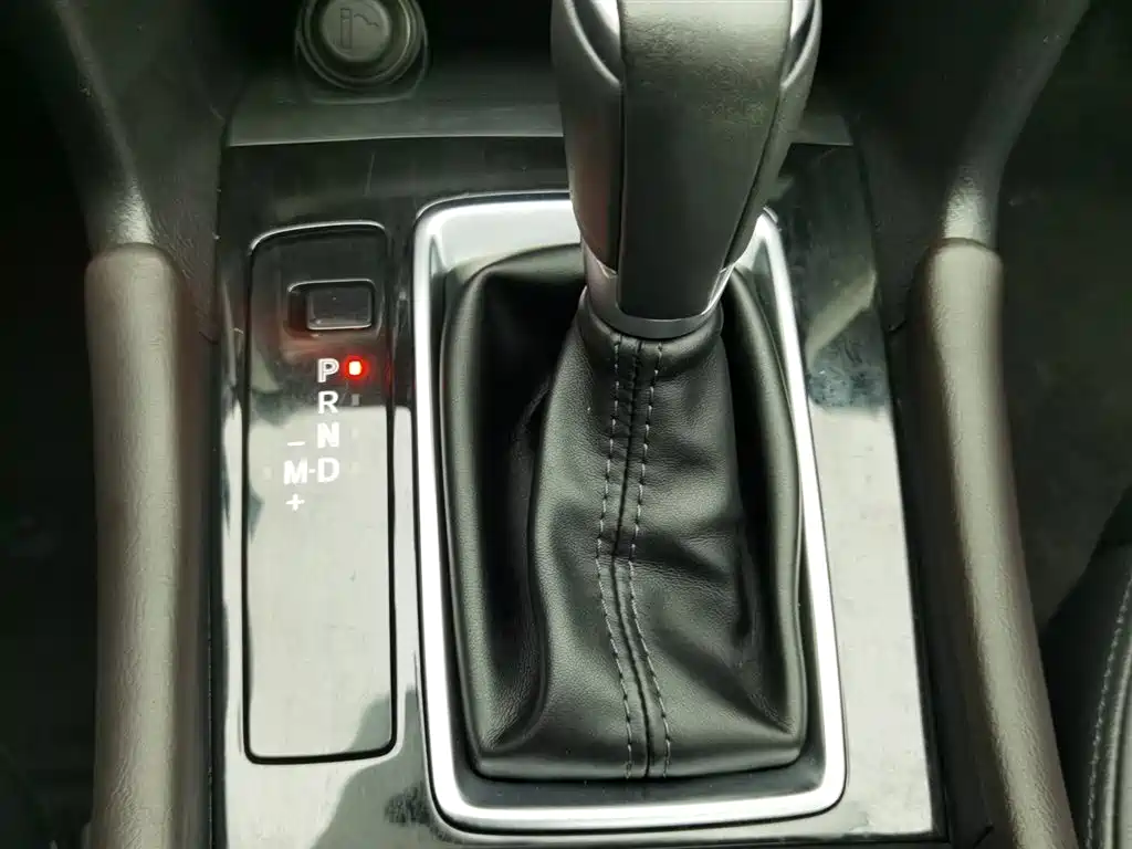 Mazda 3 Axela 2019 — фото 13