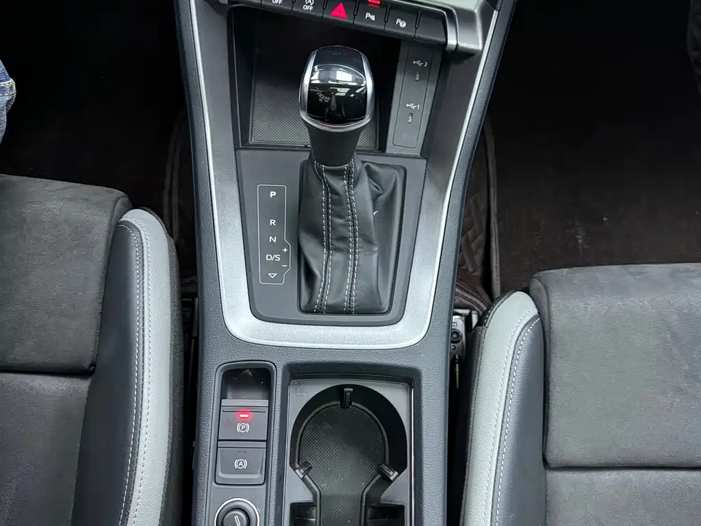 Audi Q3 2022 — фото 14