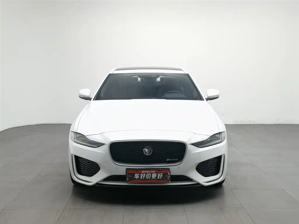 Jaguar XEL 2023 — фото 3