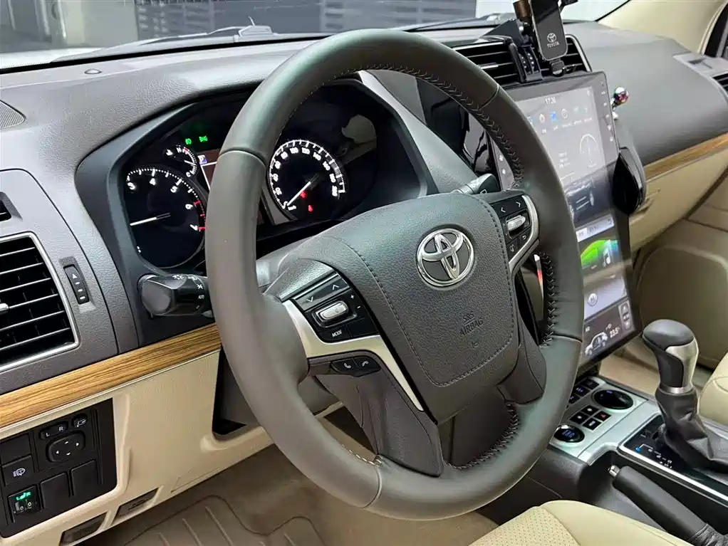 Toyota Prado 2018 — фото 8