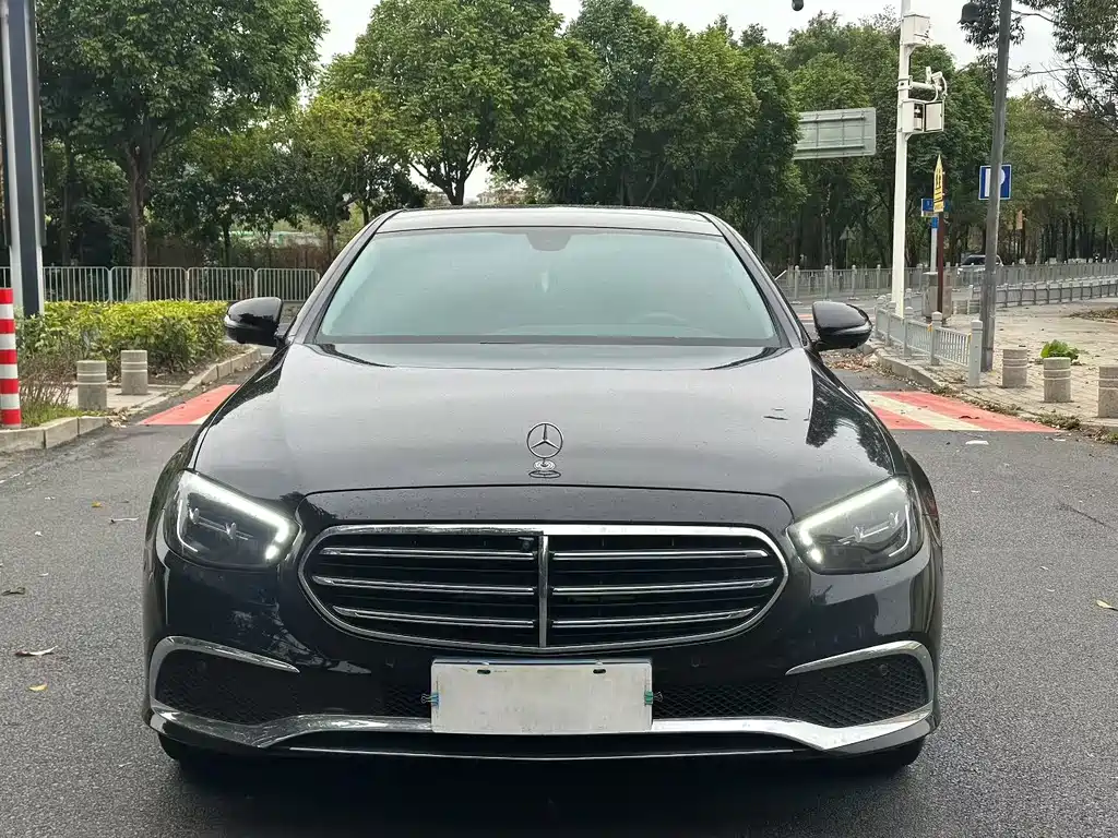 Mercedes-Benz E-Class 2023 — фото 2