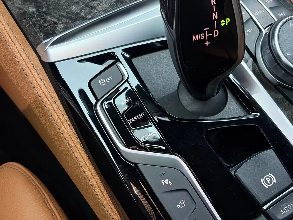 BMW 6 Series GT 2019 — фото 14