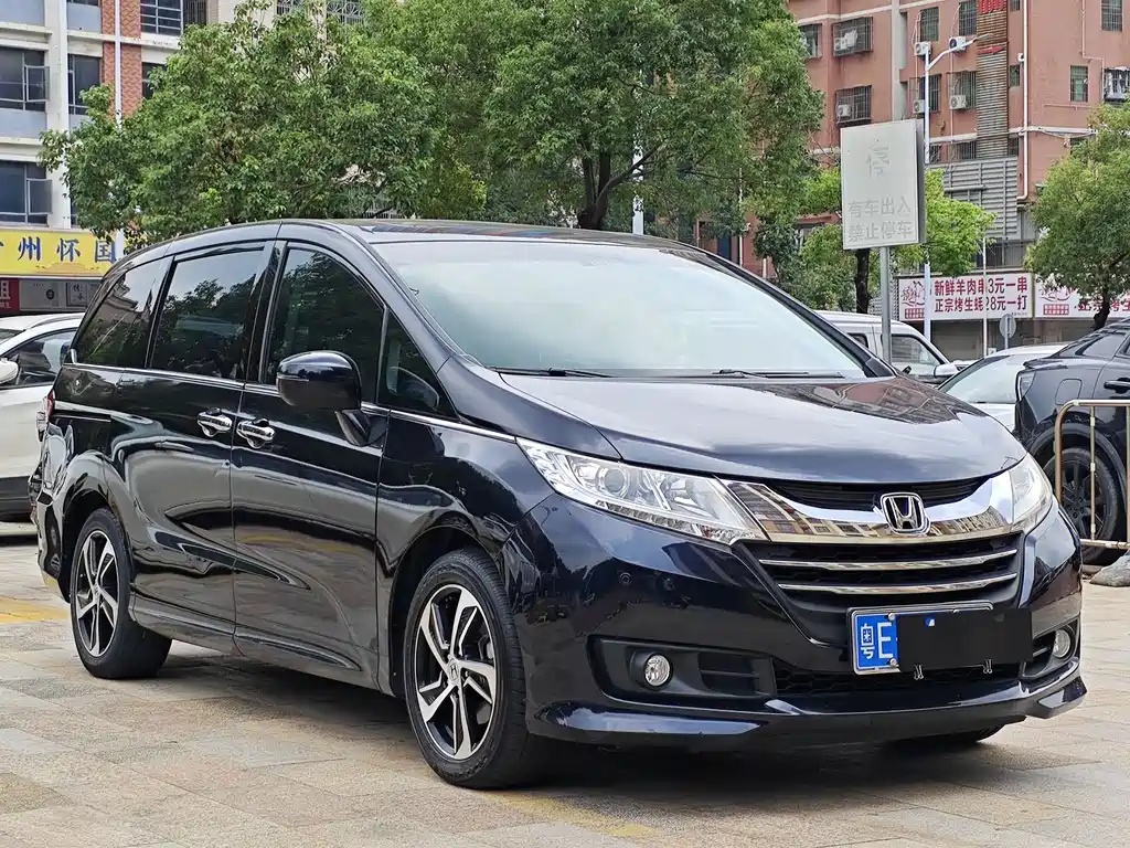 Honda Odyssey 2017 — фото 3